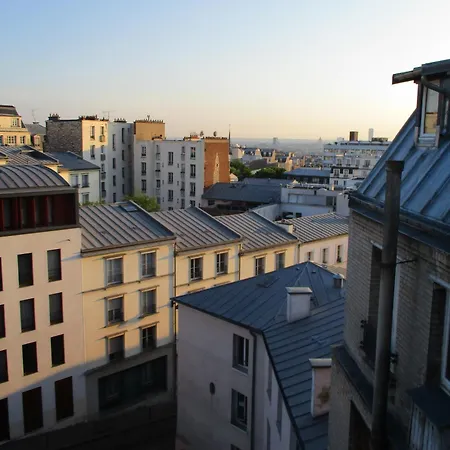 Calme Xxeme Apartment Paris
