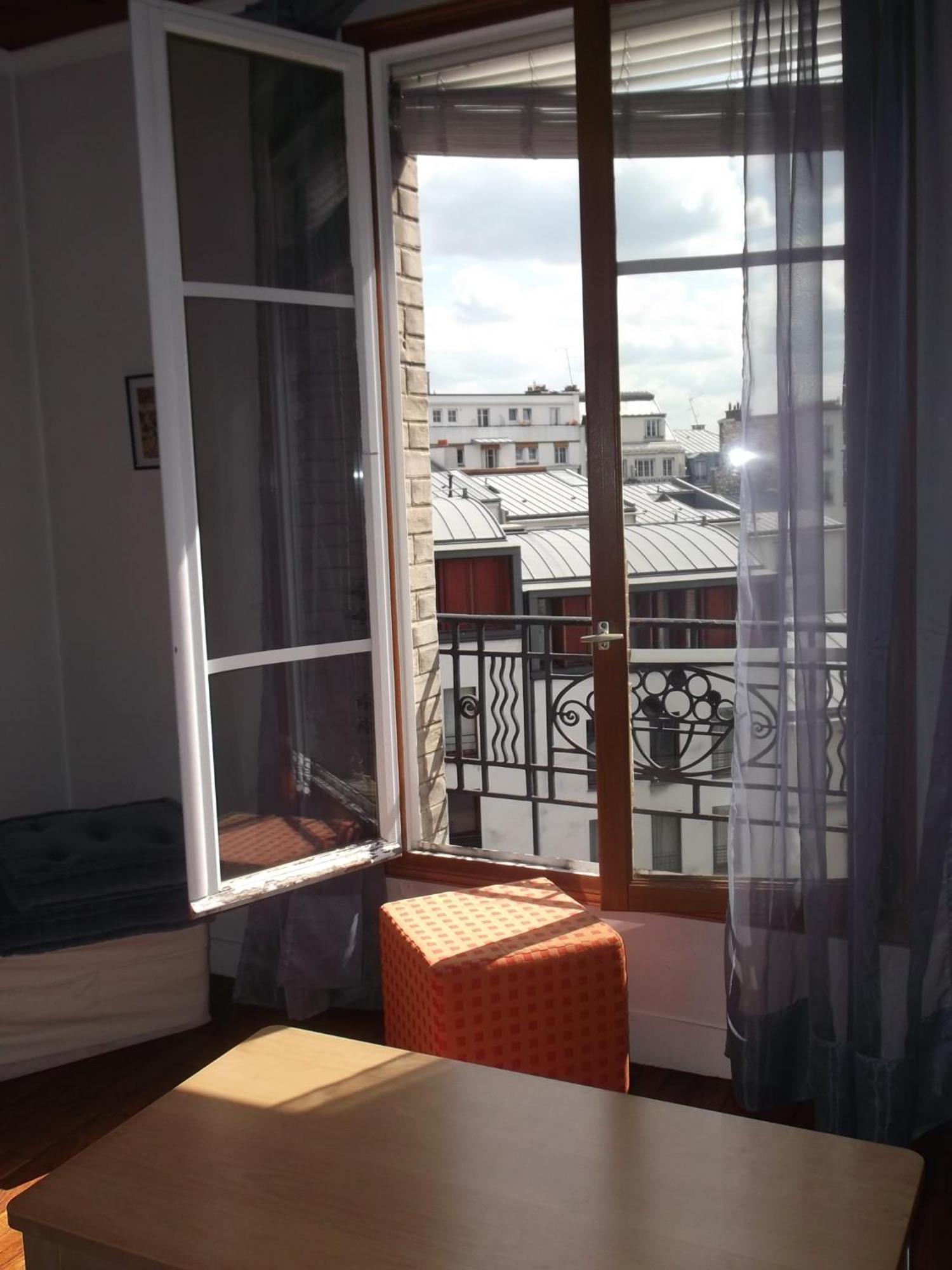 Calme Xxeme Parigi